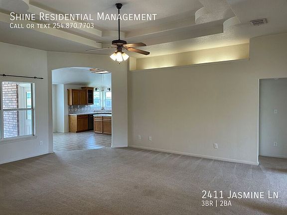 3rd image of 2411 Jasmine Ln