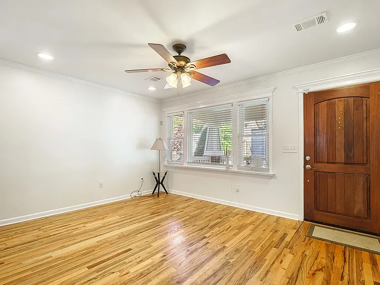 1253 Oak Grove Ave — Photo 19