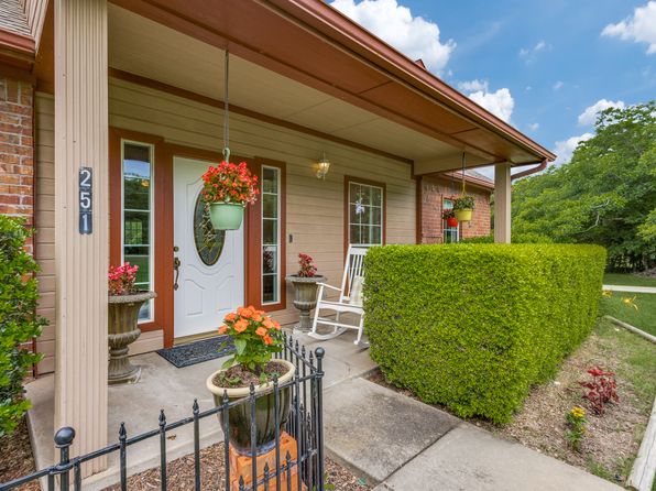 251 Pecan Hollow Cir