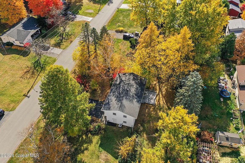 2nd image of 5 Locust Drive