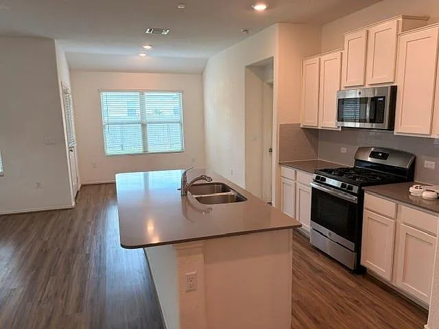6917 Colorado Bluffs Rd — Photo 3
