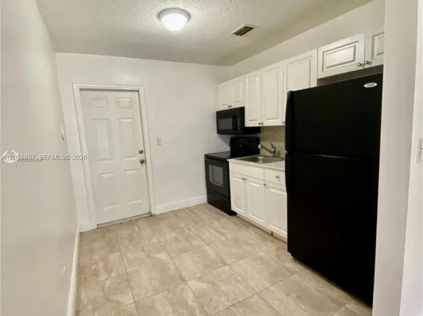 4141 SW 20th St #3, Hollywood, FL 33023