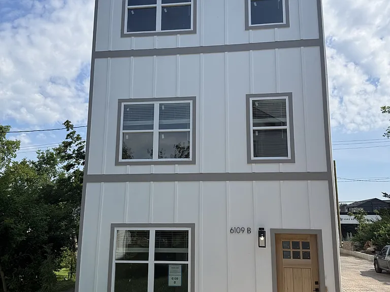 6109 Robertson Ave #B — Photo 1