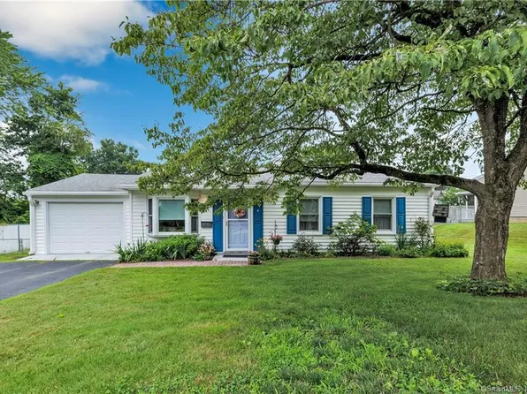 4 Beechwood Drive, Ansonia, CT 06401