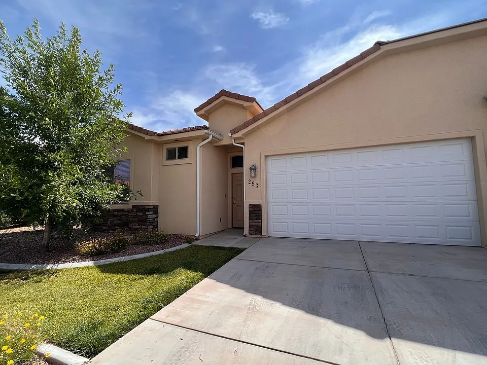 253 N 2530 W
