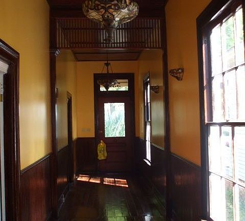 Foyer w/period lights