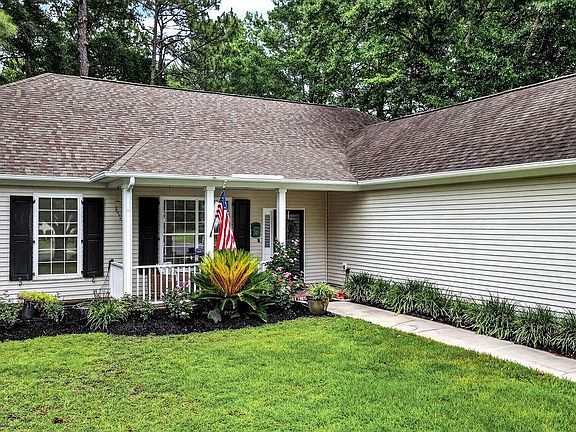 4th image of 131 Cobblestone Dr.