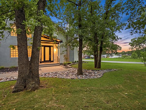 5th image of 316 Comanche Dr