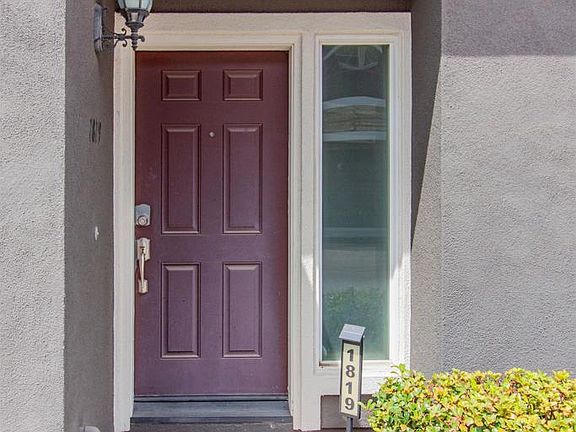 5th image of 1819 Clare Ln