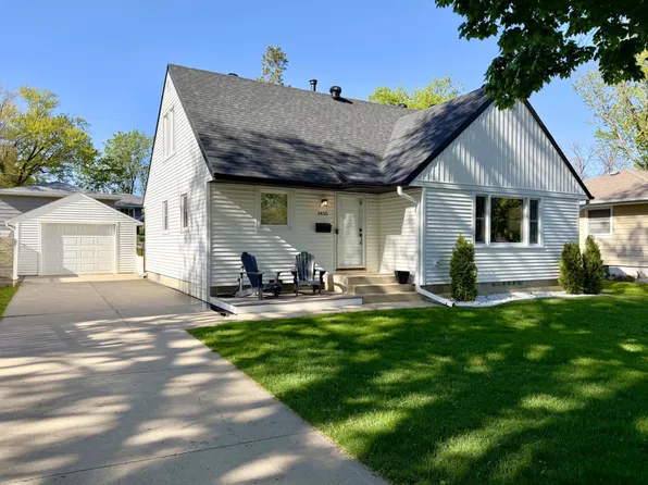 2435 25th St NW, Rochester, MN 55901