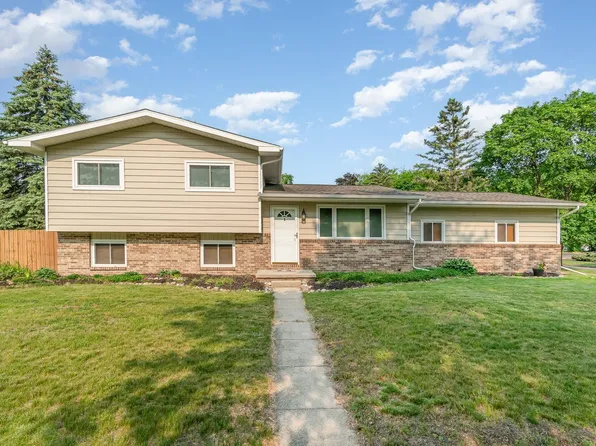 2418 Carol Ct, Midland, MI 48642