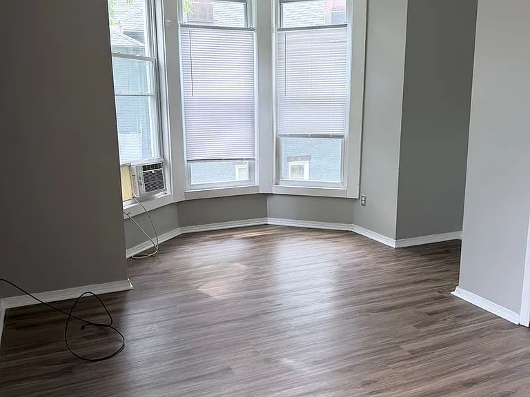 1031 Hartford St — Photo 15