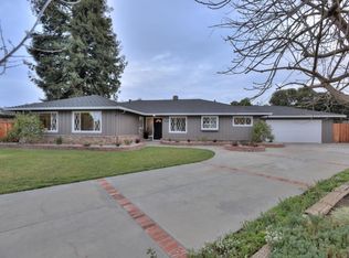 1537 Tiptoe Ln, Los Altos, CA 94024