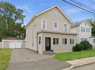 19 Railroad Avenue, Amityville, NY 11701