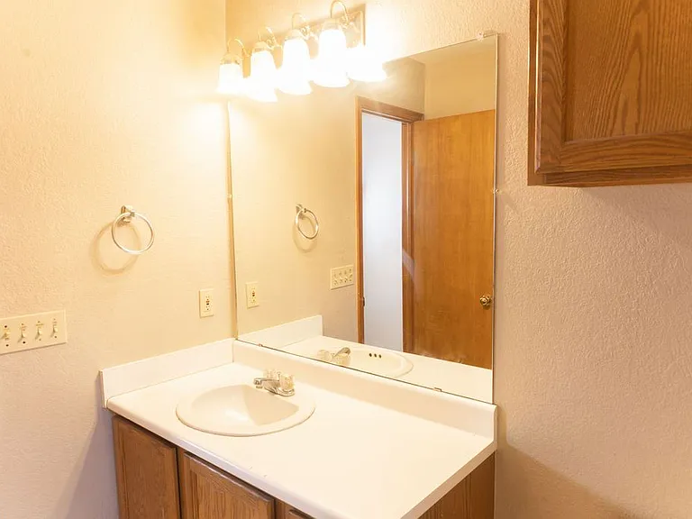 304 Eccell Ct — Photo 10