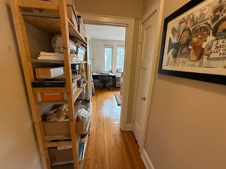 2562 Prospect — Photo 23