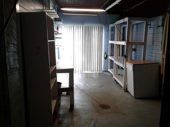 5th image of 29 Wisteria St