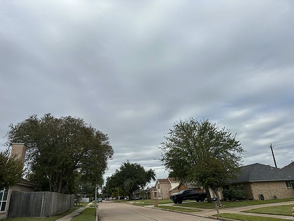 4th image of 1609 Harrison Dr