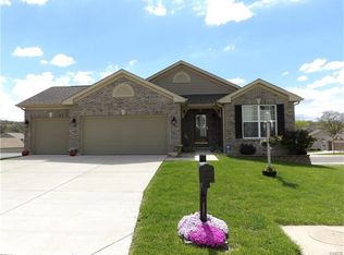 5201 N Bellerieve Ln, Imperial, MO 63052