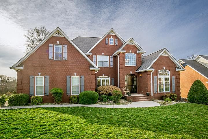1st image of 714 Coveview Cir