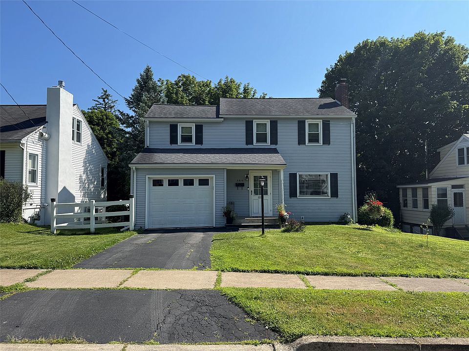 1st image of 2810 Crescent Dr