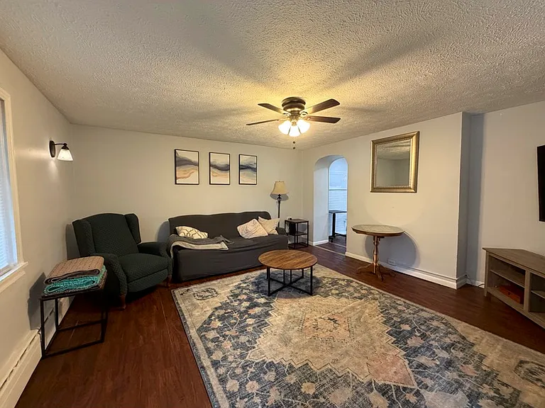 454 Grant Ave — Photo 4