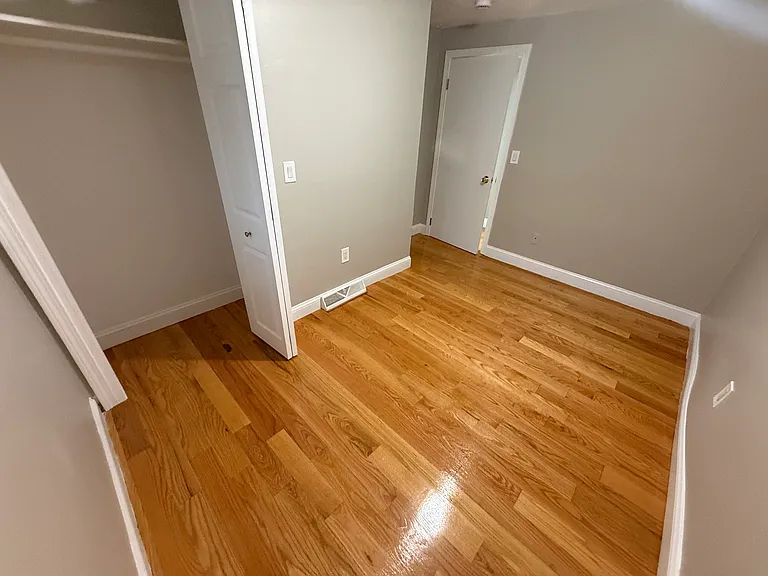 23 Roughan St #3 — Photo 8