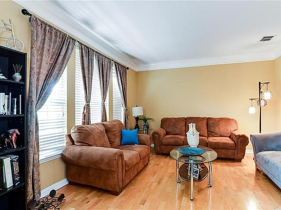 5th image of 5803 Kensington Dr