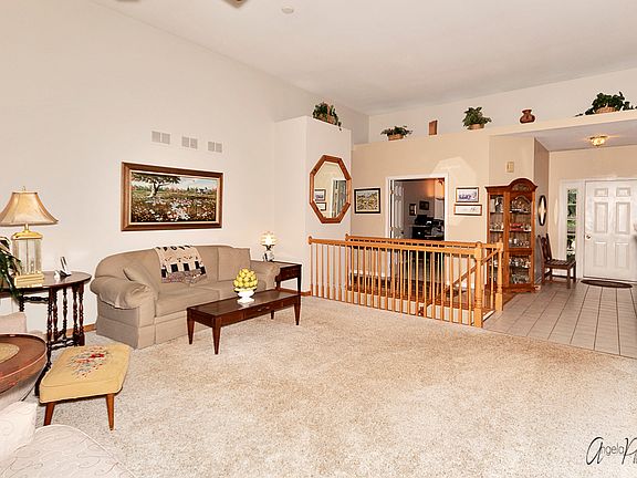 5th image of 713 Saddlewood Dr