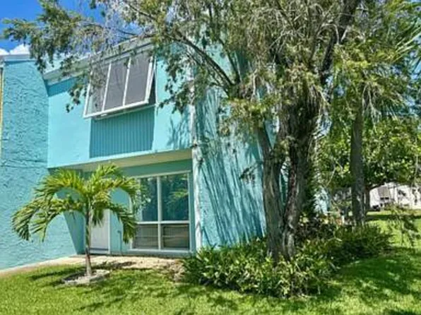 802 Shorewinds Dr APT C, Hutchinson Island, FL 34949