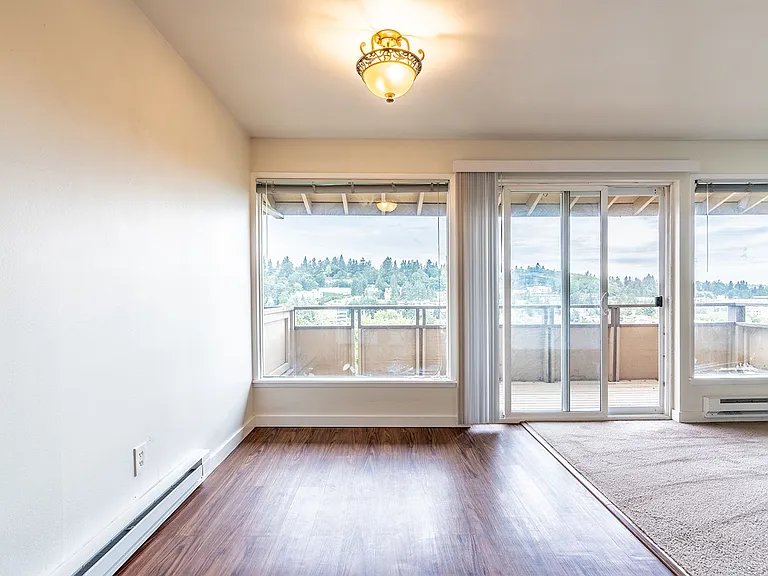 Mercer Park Apartments — Photo 6