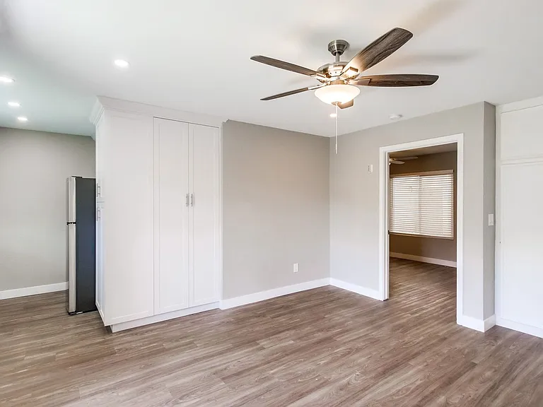 The Irving — Photo 17
