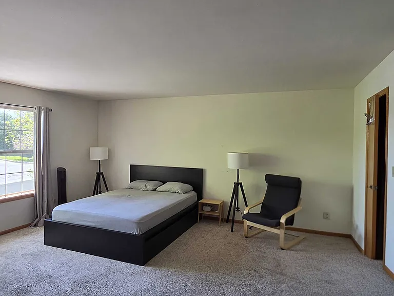 907 Elderberry Cir — Photo 5