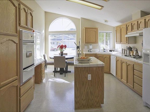 3rd image of 331 Sonora Ave
