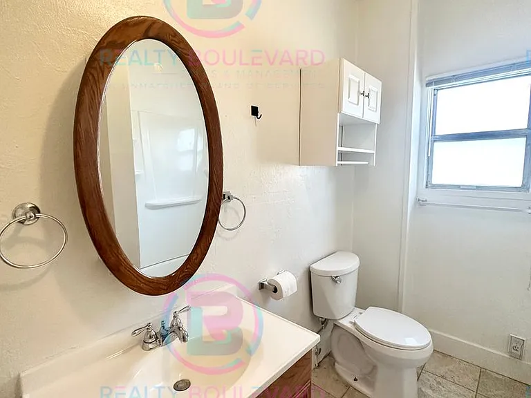815 Jones St — Photo 16
