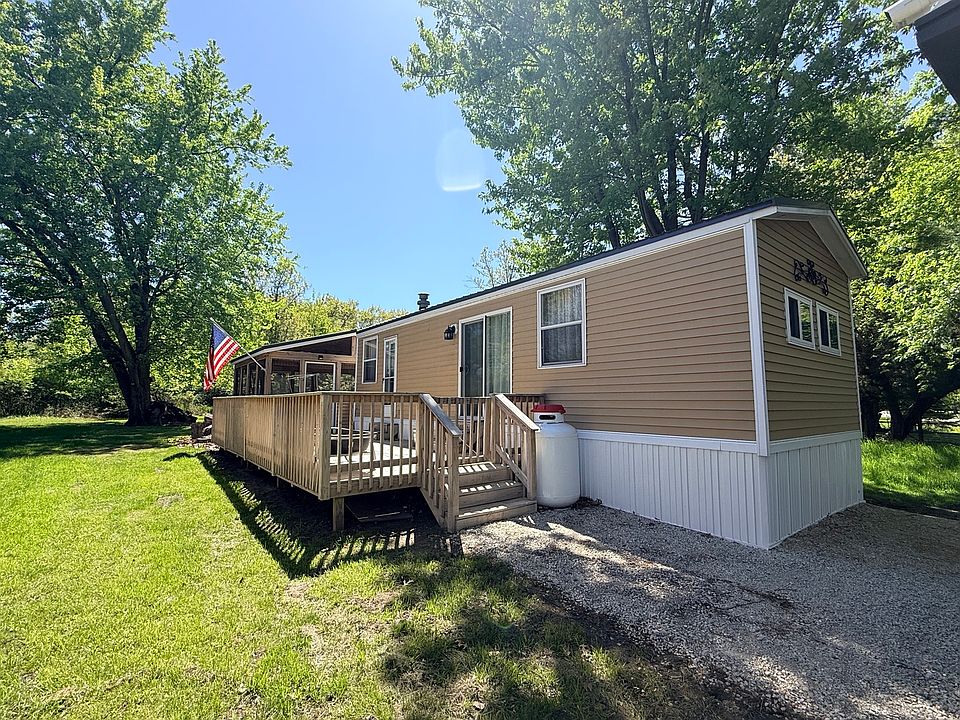 1st image of 25 Four Woodhaven Lcks