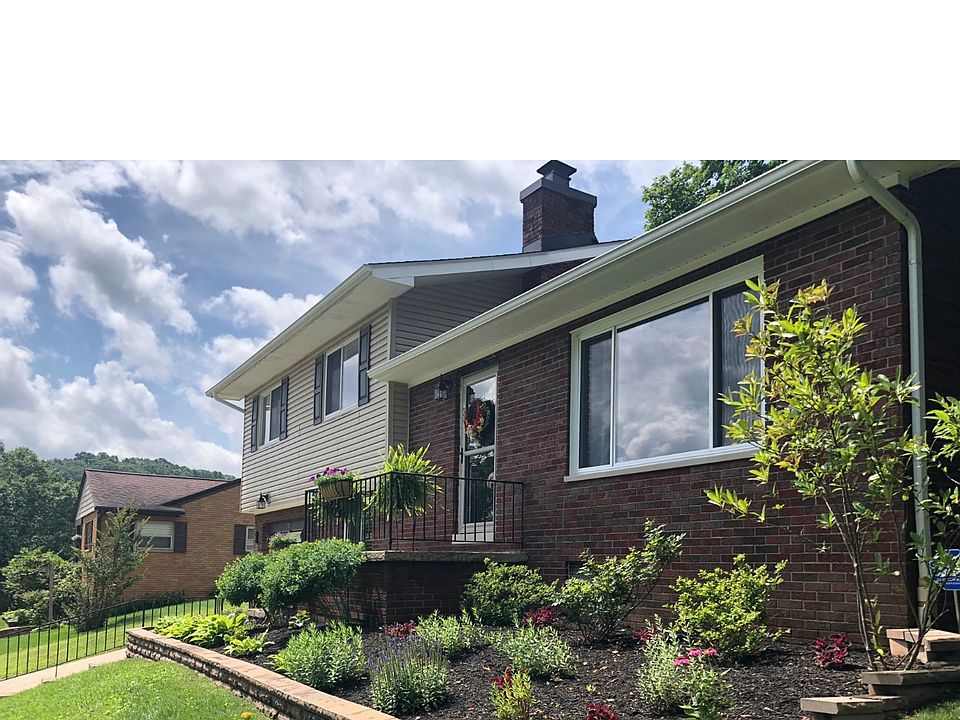 1st image of 10 Westwood Ln