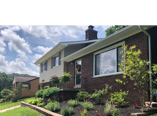 10 Westwood Ln, Huntington, WV 25704