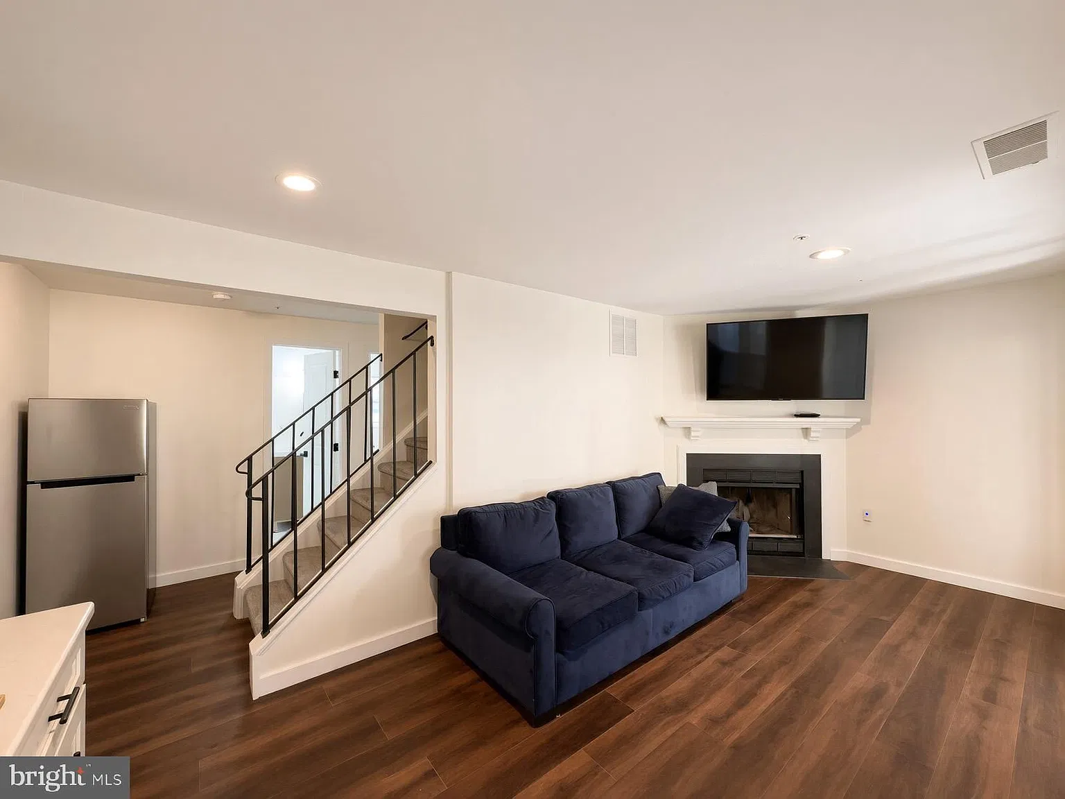 1 bed, 1.0 bath, 1240 sqft, $1,250 — Photo 2
