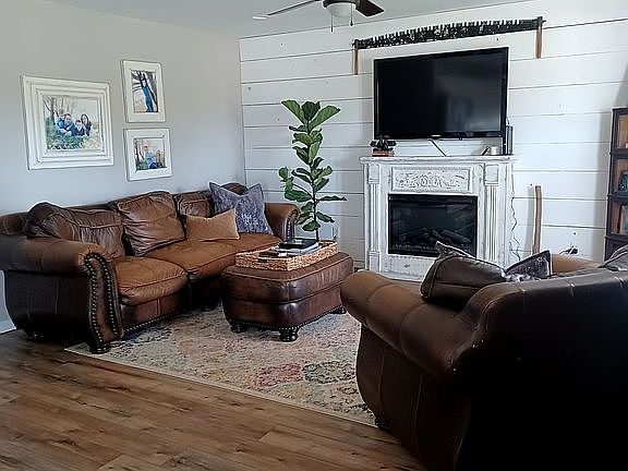 3rd image of 550 Maggie Loop