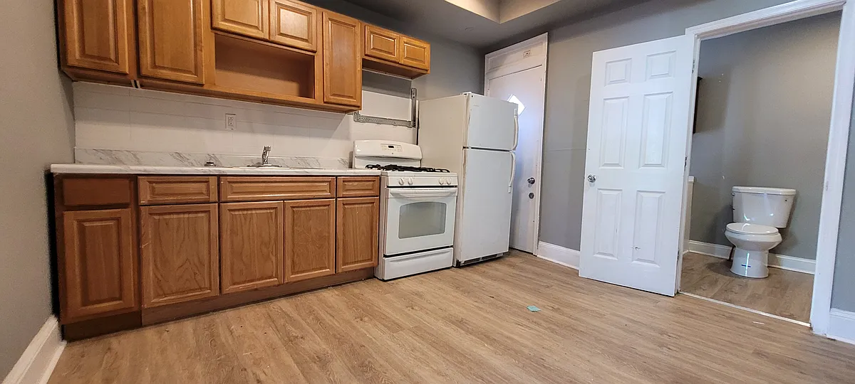 Building Photo - 5508 Walnut St #1F
