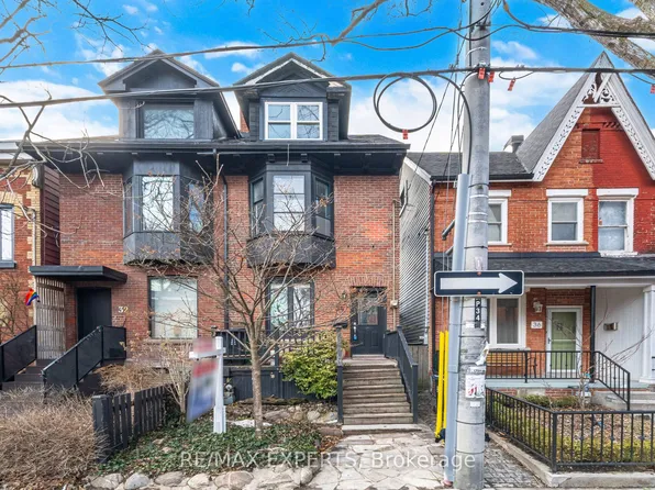 34 Grant St, Toronto, ON M4M 2H5