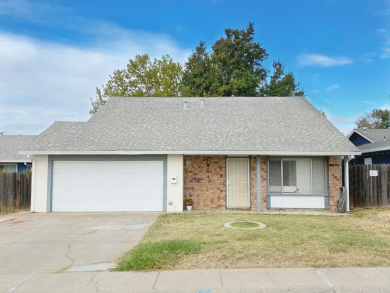 4673 Tallyho Dr — Photo 1