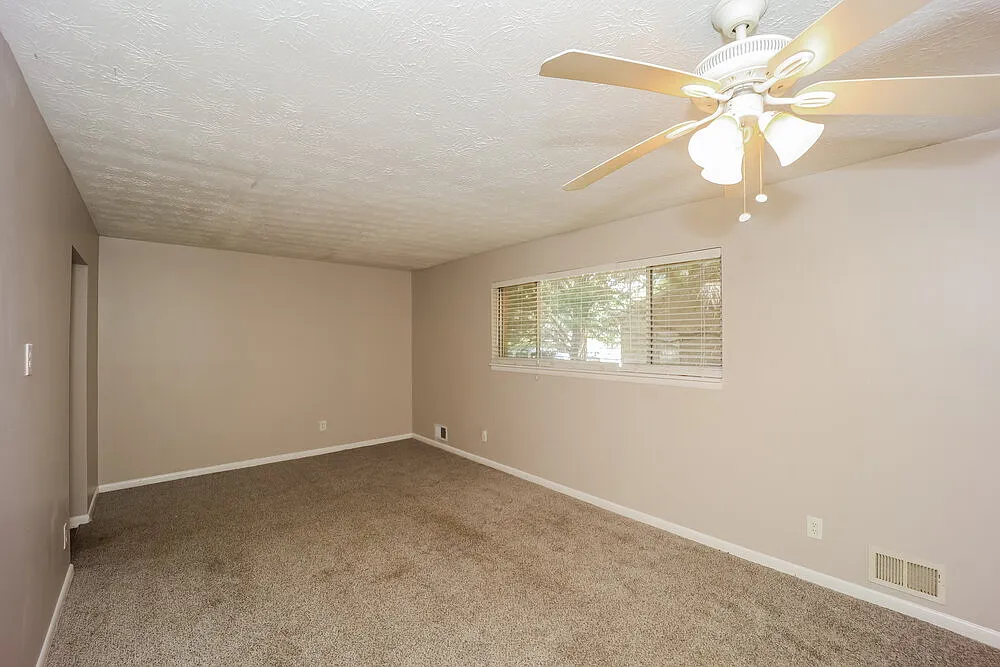 3 bed, 2.0 bath, 1302 sqft, $2,850 — Photo 4