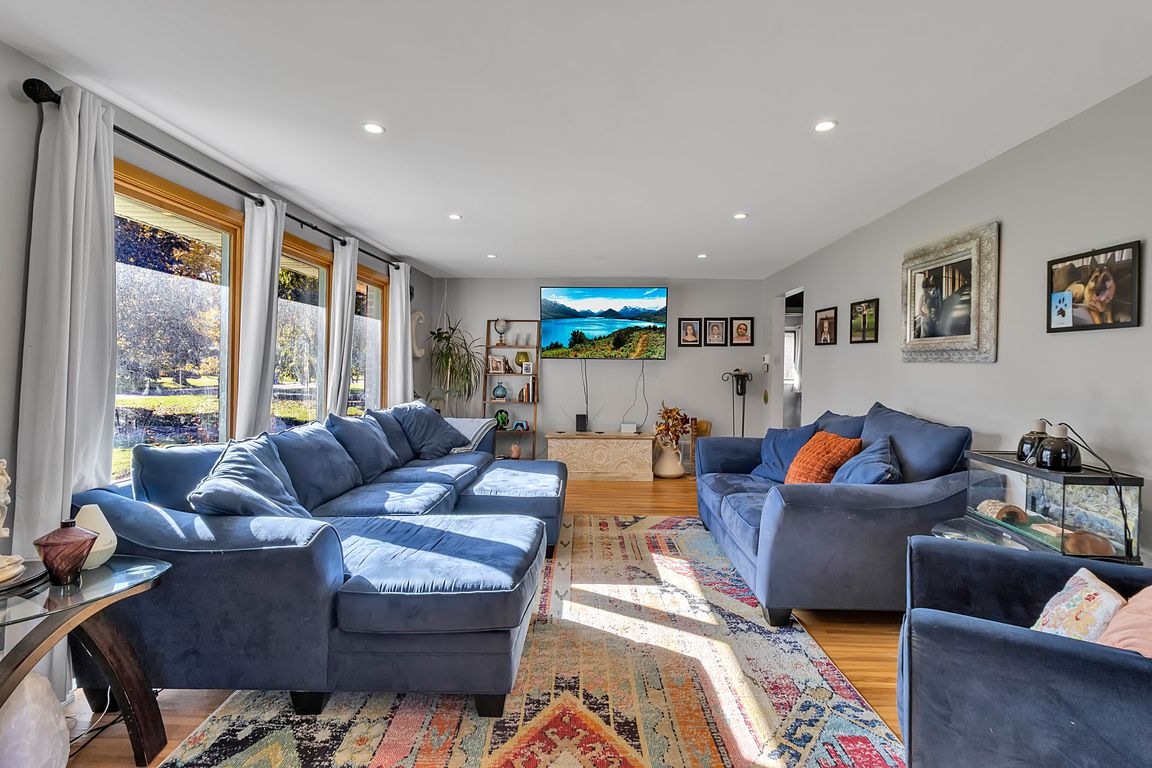 next background image