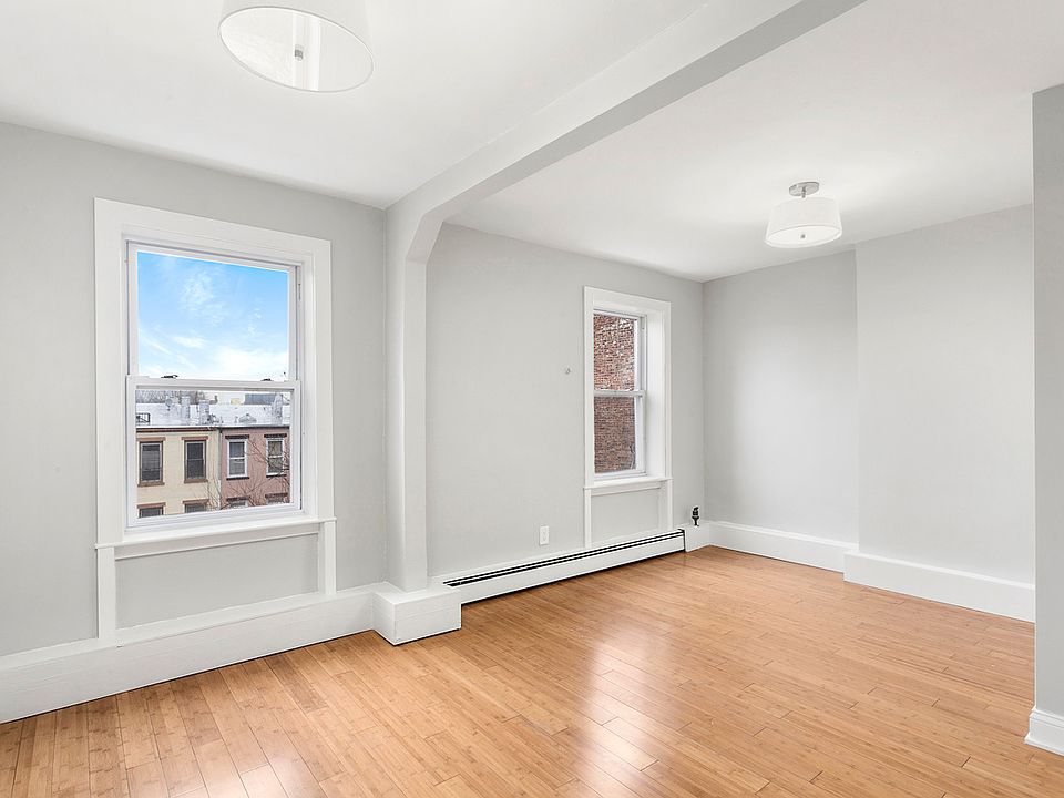 1st image of 615 Halsey St #4