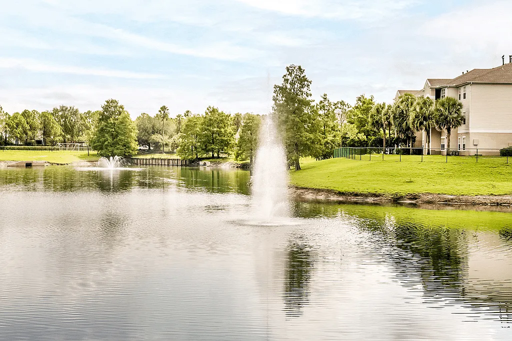 Building Photo - Willow Lake Apartments