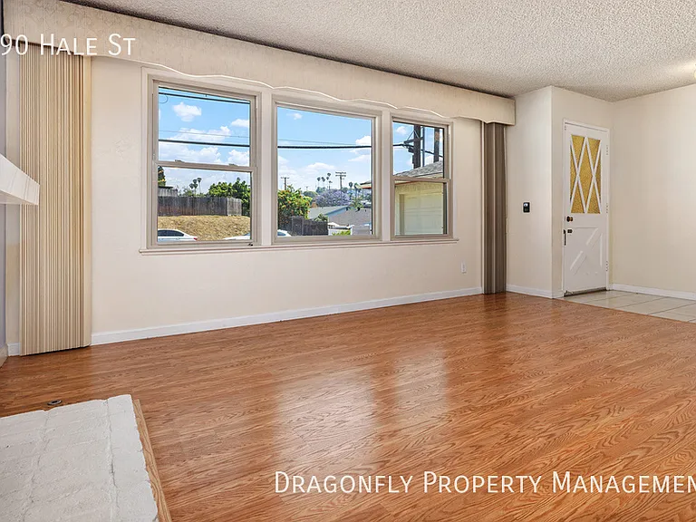 490 Hale St — Photo 4