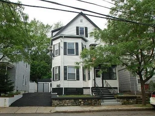 54 Montrose St #2