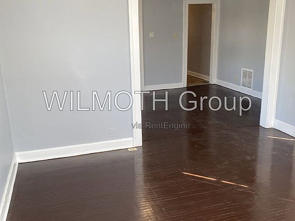 5th image of 634 E 37th St APT 1